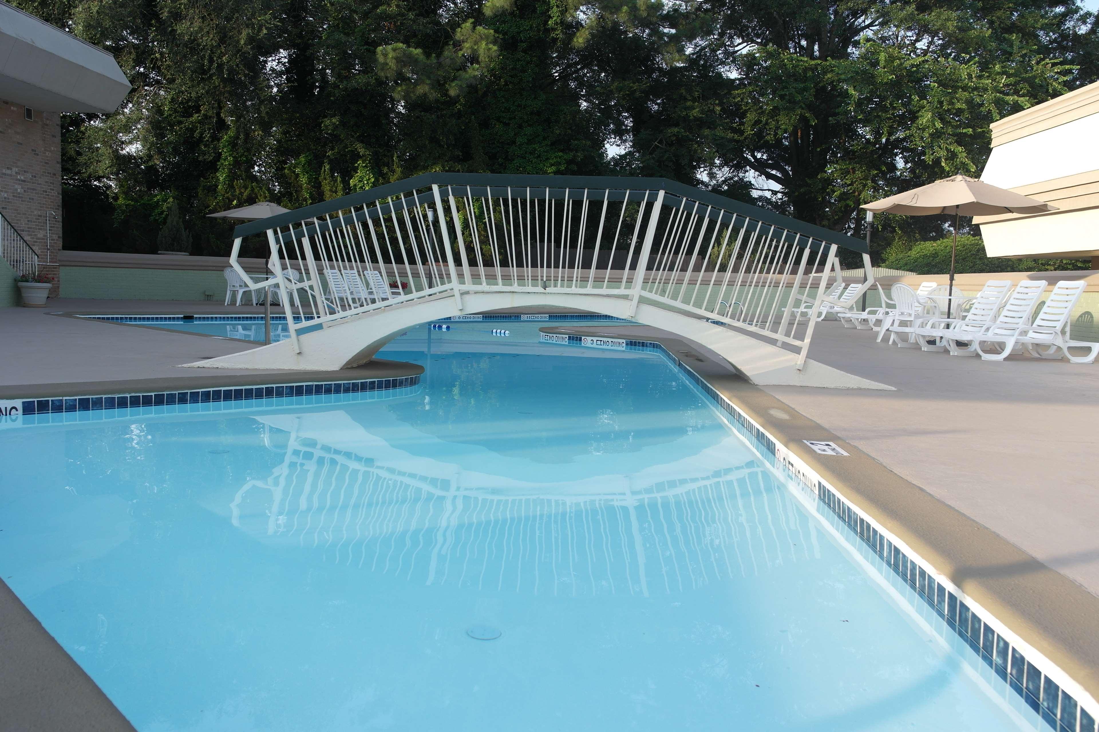 Clarion Pointe Morrow - Atlanta South Hotel Exterior photo
