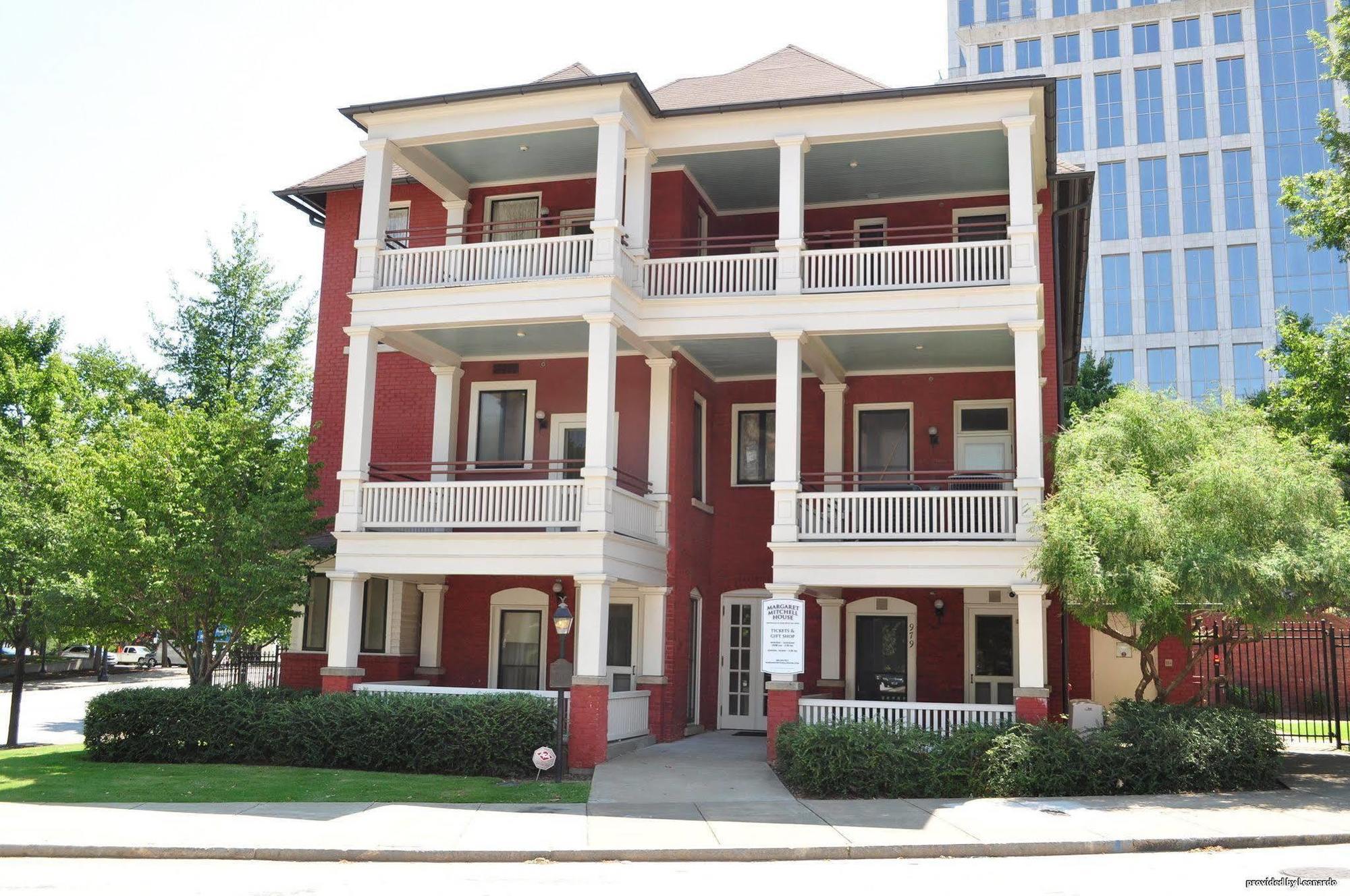 Clarion Pointe Morrow - Atlanta South Hotel Exterior photo