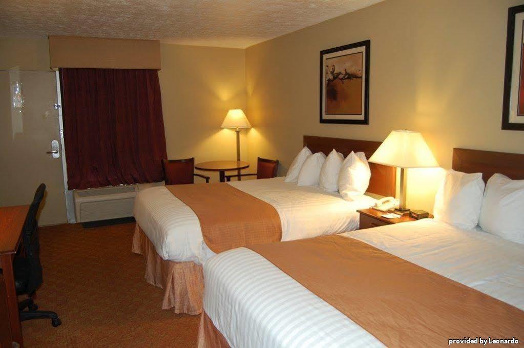 Clarion Pointe Morrow - Atlanta South Hotel Room photo